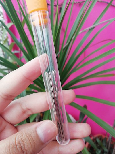 9pcs Jarum Tapestry Needles in bottle.